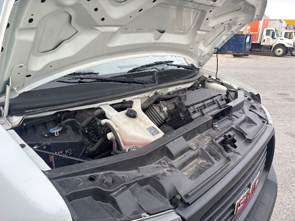 Light Duty Box Truck-Light and Medium Duty Trucks-GMC-2021-Savana G33903-Poplar Bluff-MO-121,683\n\t\tmiles-$ 26,750 - Image 23