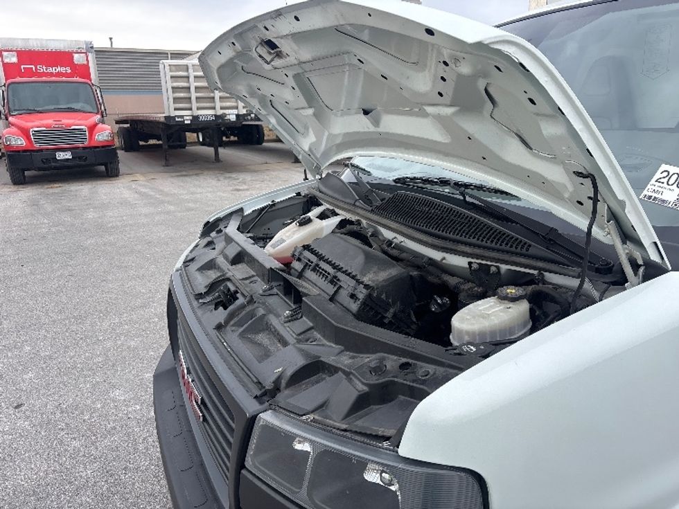 Light Duty Box Truck-Light and Medium Duty Trucks-GMC-2021-Savana G33903-Poplar Bluff-MO-121,683\n\t\tmiles-$ 26,750 - Image 24