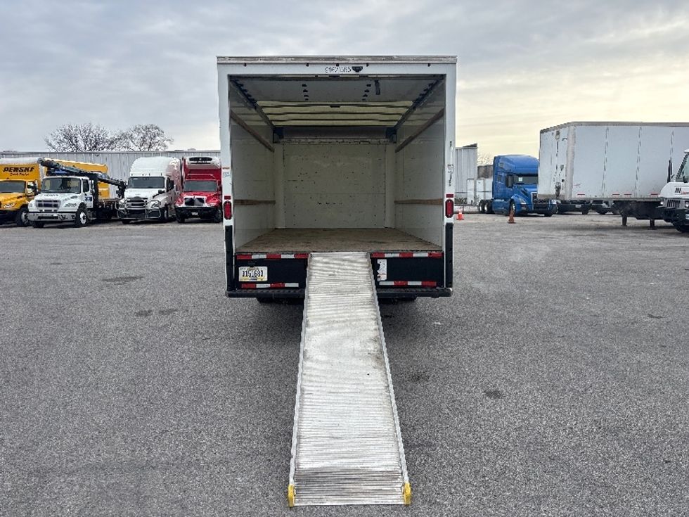 Light Duty Box Truck-Light and Medium Duty Trucks-GMC-2021-Savana G33903-Poplar Bluff-MO-121,683\n\t\tmiles-$ 26,750 - Image 9