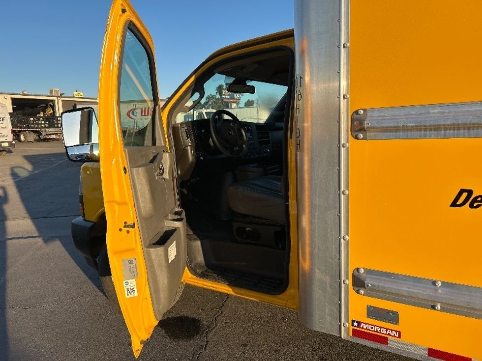 Light Duty Box Truck-Light and Medium Duty Trucks-GMC-2021-Savana G33903-Portland-OR-107,953\n\t\tmiles-$ 23,750 - Image 15
