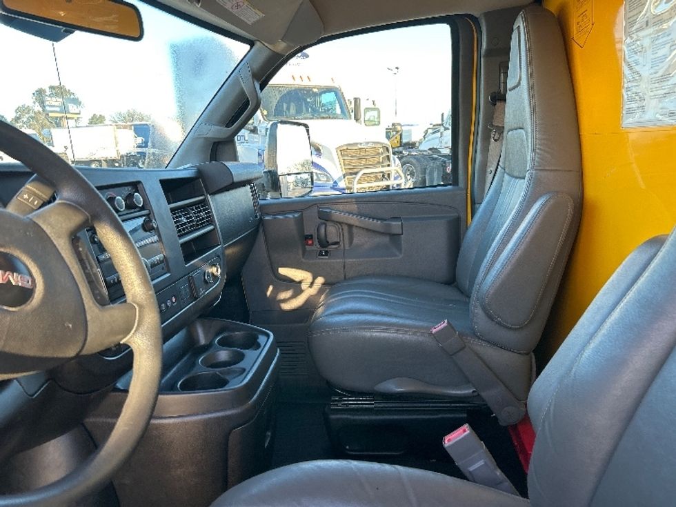 Light Duty Box Truck-Light and Medium Duty Trucks-GMC-2021-Savana G33903-Portland-OR-107,953\n\t\tmiles-$ 23,750 - Image 18