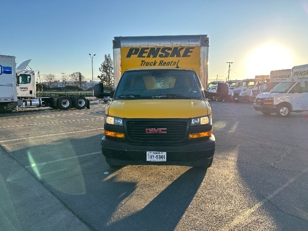 Light Duty Box Truck-Light and Medium Duty Trucks-GMC-2021-Savana G33903-Portland-OR-107,953\n\t\tmiles-$ 23,750 - Image 2