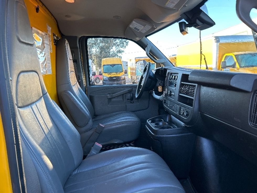 Light Duty Box Truck-Light and Medium Duty Trucks-GMC-2021-Savana G33903-Portland-OR-107,953\n\t\tmiles-$ 23,750 - Image 21