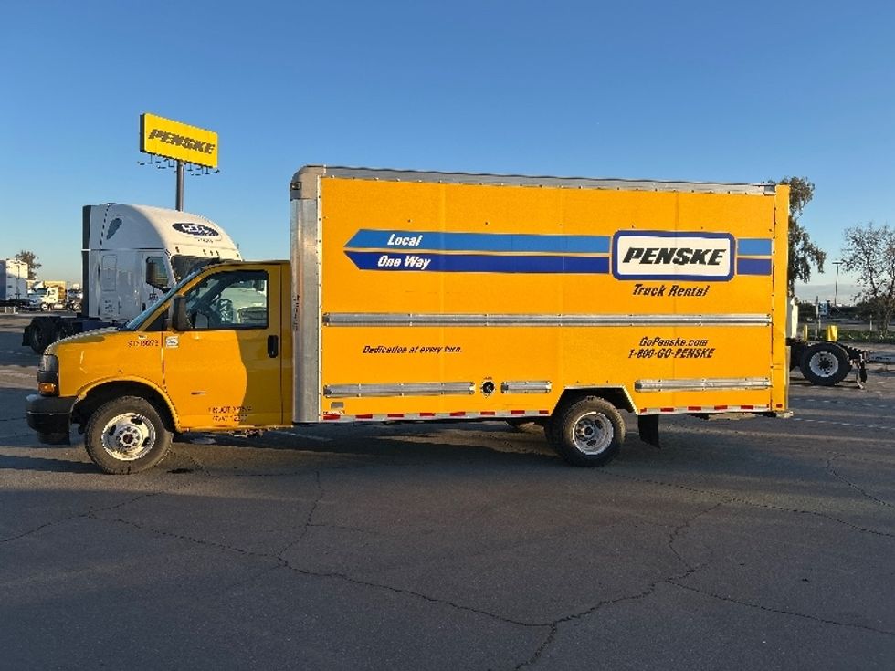 Light Duty Box Truck-Light and Medium Duty Trucks-GMC-2021-Savana G33903-Portland-OR-107,953\n\t\tmiles-$ 23,750 - Image 4