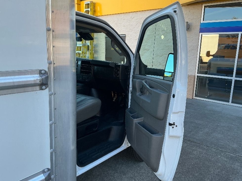 Light Duty Box Truck-Light and Medium Duty Trucks-GMC-2021-Savana G33903-Portland-OR-113,676\n\t\tmiles-$ 27,750 - Image 20