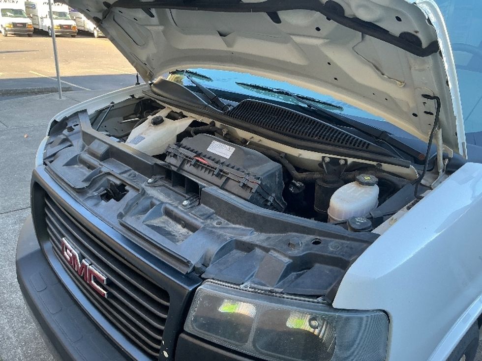 Light Duty Box Truck-Light and Medium Duty Trucks-GMC-2021-Savana G33903-Portland-OR-113,676\n\t\tmiles-$ 27,750 - Image 24