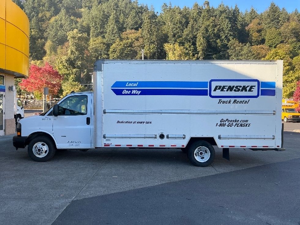 Light Duty Box Truck-Light and Medium Duty Trucks-GMC-2021-Savana G33903-Portland-OR-113,676\n\t\tmiles-$ 27,750 - Image 4