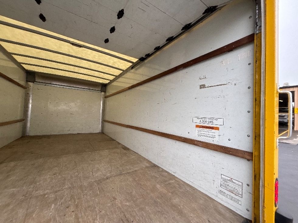 Light Duty Box Truck-Light and Medium Duty Trucks-GMC-2021-Savana G33903-Portland-OR-71,863\n\t\tmiles-$ 26,750 - Image 10