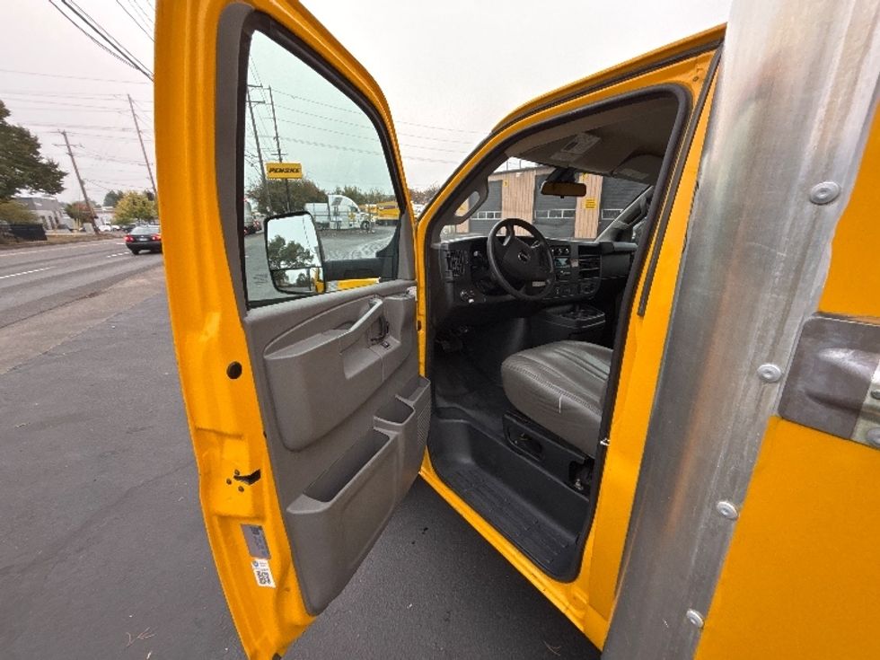 Light Duty Box Truck-Light and Medium Duty Trucks-GMC-2021-Savana G33903-Portland-OR-71,863\n\t\tmiles-$ 26,750 - Image 13