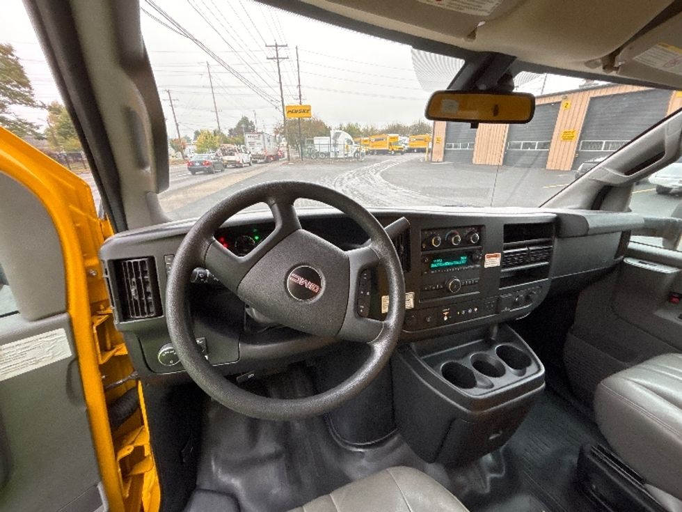 Light Duty Box Truck-Light and Medium Duty Trucks-GMC-2021-Savana G33903-Portland-OR-71,863\n\t\tmiles-$ 26,750 - Image 14