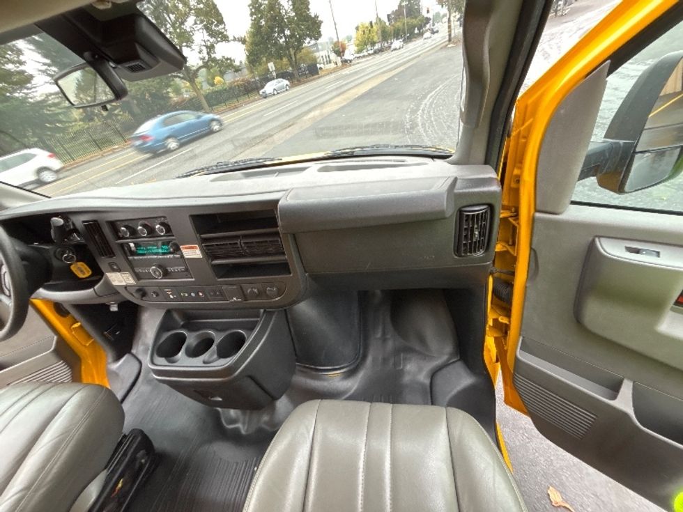 Light Duty Box Truck-Light and Medium Duty Trucks-GMC-2021-Savana G33903-Portland-OR-71,863\n\t\tmiles-$ 26,750 - Image 18