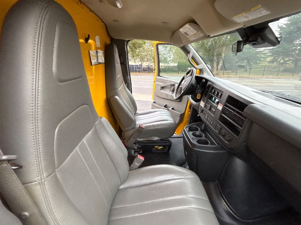 Light Duty Box Truck-Light and Medium Duty Trucks-GMC-2021-Savana G33903-Portland-OR-71,863\n\t\tmiles-$ 26,750 - Image 19