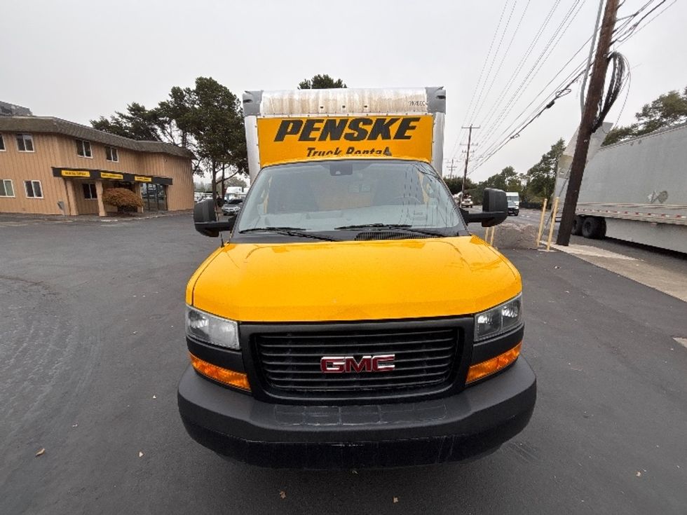 Light Duty Box Truck-Light and Medium Duty Trucks-GMC-2021-Savana G33903-Portland-OR-71,863\n\t\tmiles-$ 26,750 - Image 2