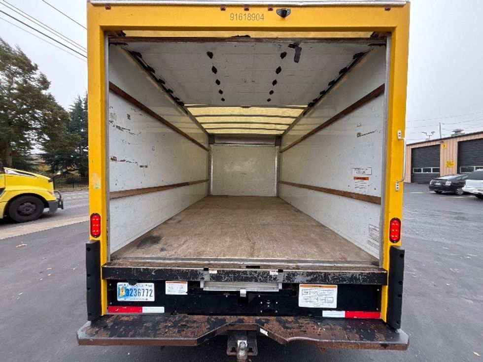 Light Duty Box Truck-Light and Medium Duty Trucks-GMC-2021-Savana G33903-Portland-OR-71,863\n\t\tmiles-$ 26,750 - Image 7