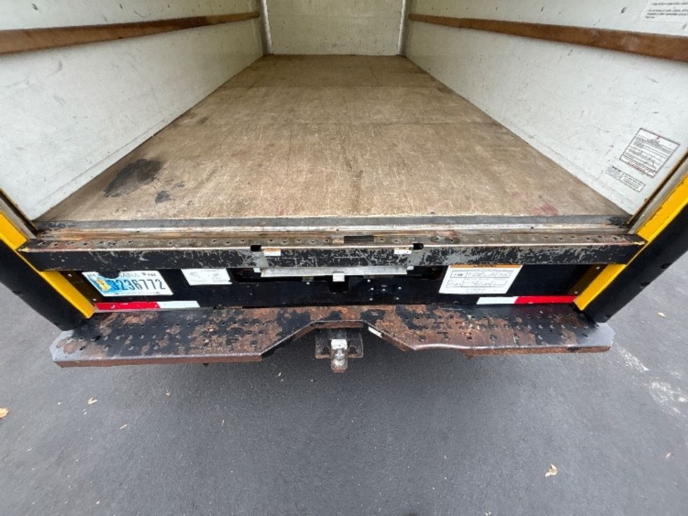 Light Duty Box Truck-Light and Medium Duty Trucks-GMC-2021-Savana G33903-Portland-OR-71,863\n\t\tmiles-$ 26,750 - Image 8