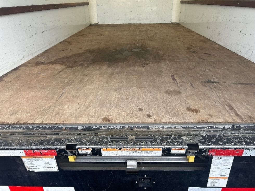 Light Duty Box Truck-Light and Medium Duty Trucks-GMC-2021-Savana G33903-Portland-OR-88,801\n\t\tmiles-$ 25,750 - Image 10