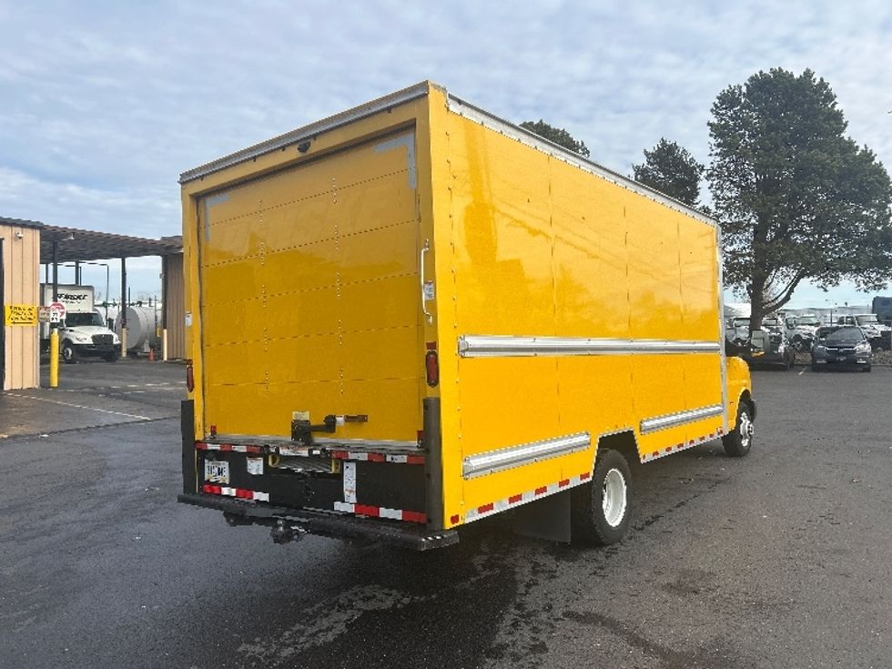 Light Duty Box Truck-Light and Medium Duty Trucks-GMC-2021-Savana G33903-Portland-OR-88,801\n\t\tmiles-$ 25,750 - Image 13