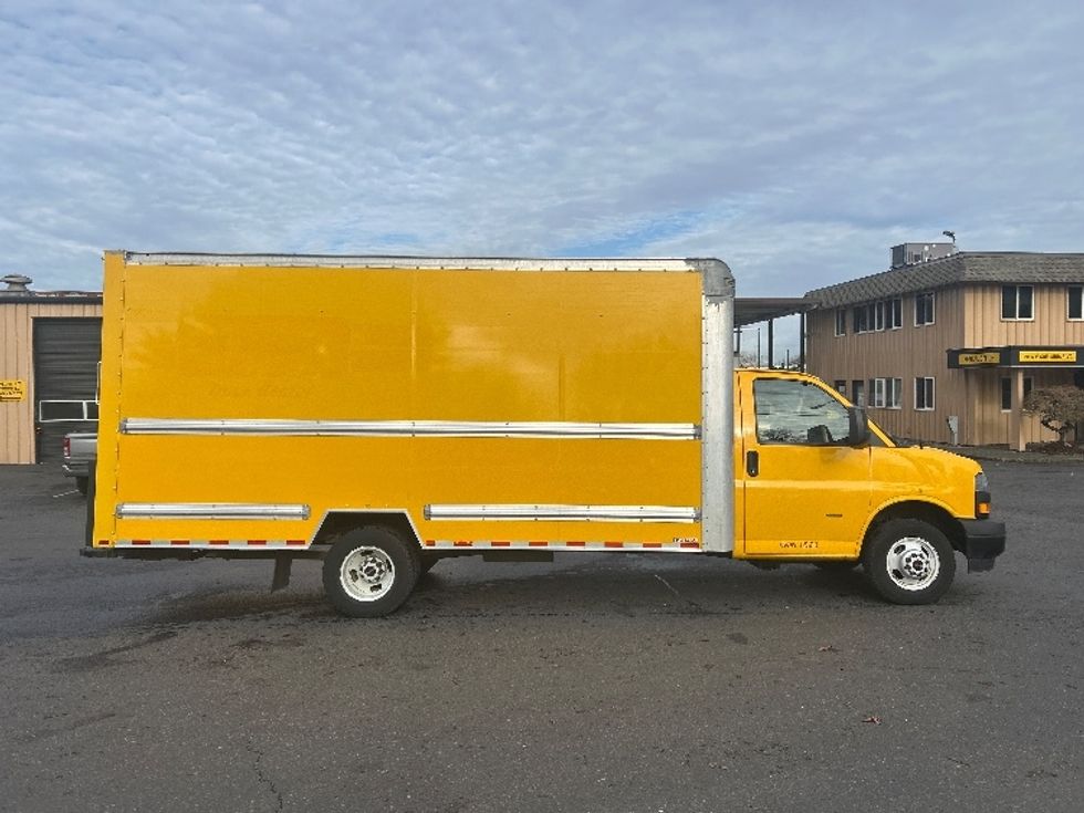 Light Duty Box Truck-Light and Medium Duty Trucks-GMC-2021-Savana G33903-Portland-OR-88,801\n\t\tmiles-$ 25,750 - Image 15