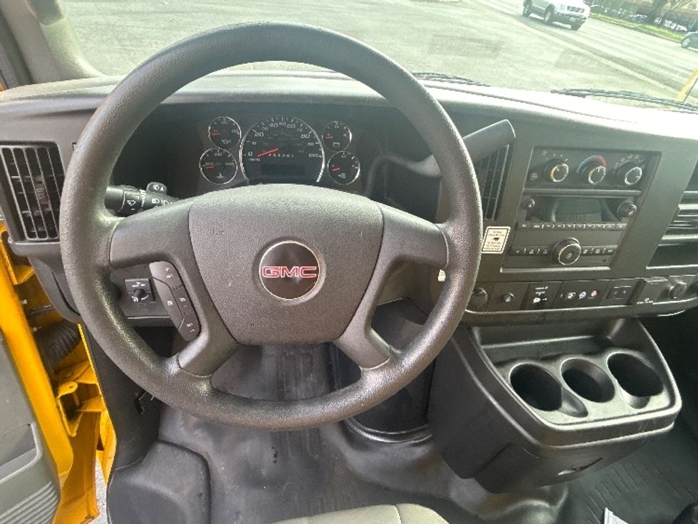 Light Duty Box Truck-Light and Medium Duty Trucks-GMC-2021-Savana G33903-Portland-OR-88,801\n\t\tmiles-$ 25,750 - Image 18