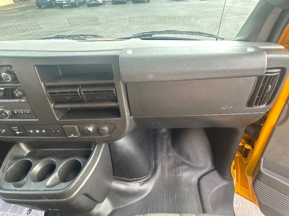 Light Duty Box Truck-Light and Medium Duty Trucks-GMC-2021-Savana G33903-Portland-OR-88,801\n\t\tmiles-$ 25,750 - Image 21