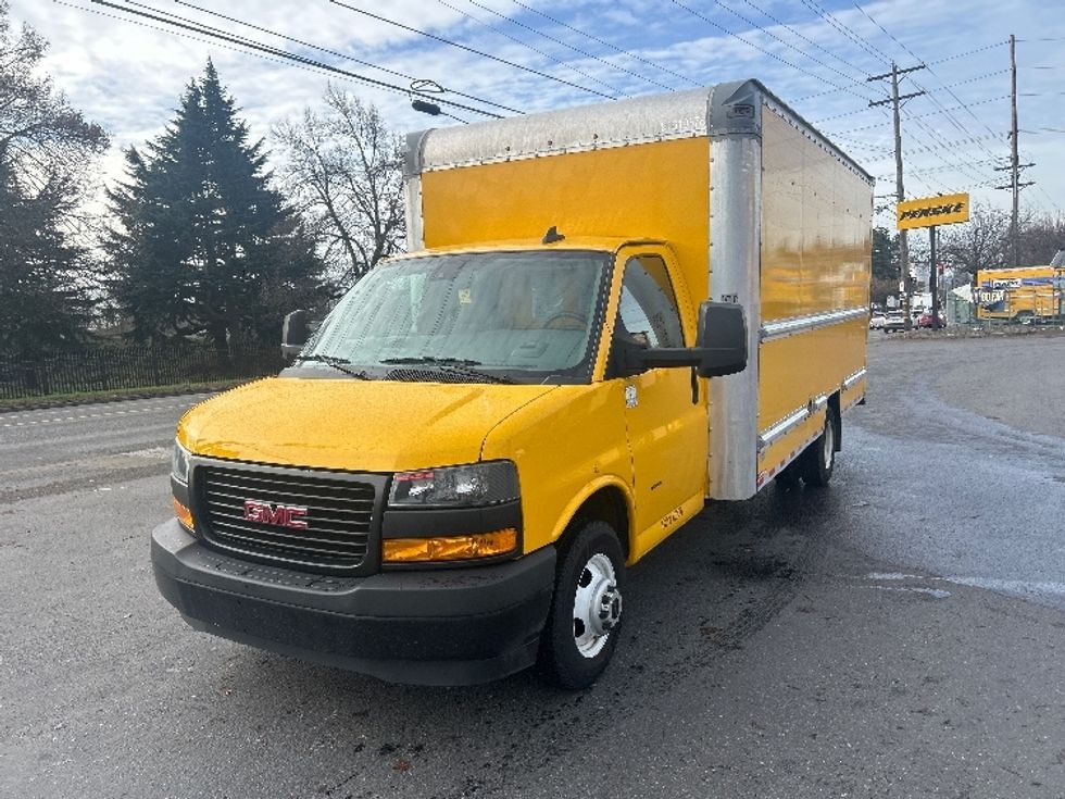 Light Duty Box Truck-Light and Medium Duty Trucks-GMC-2021-Savana G33903-Portland-OR-88,801\n\t\tmiles-$ 25,750 - Image 3
