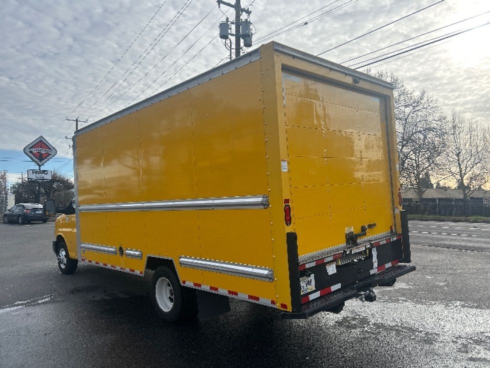Light Duty Box Truck-Light and Medium Duty Trucks-GMC-2021-Savana G33903-Portland-OR-88,801\n\t\tmiles-$ 25,750 - Image 6