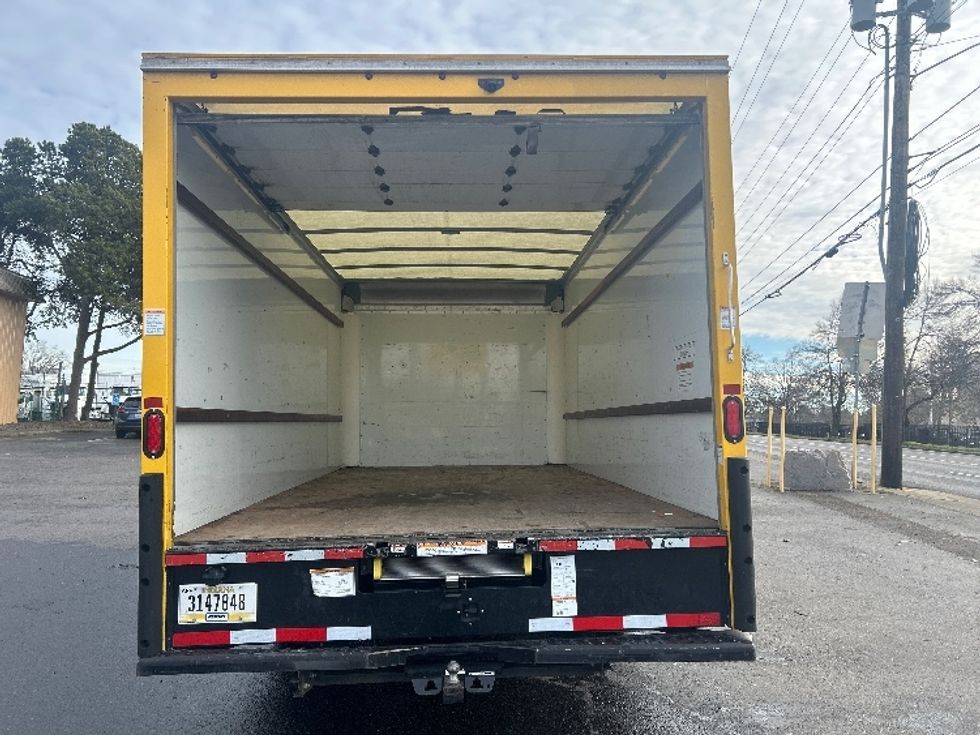 Light Duty Box Truck-Light and Medium Duty Trucks-GMC-2021-Savana G33903-Portland-OR-88,801\n\t\tmiles-$ 25,750 - Image 8