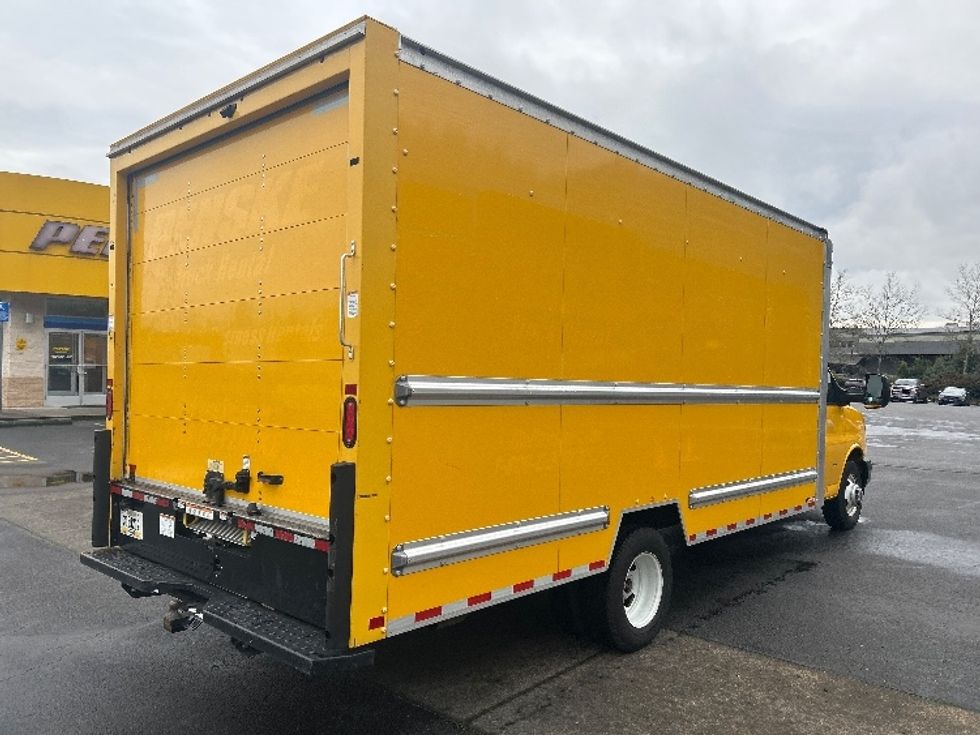 Light Duty Box Truck-Light and Medium Duty Trucks-GMC-2021-Savana G33903-Portland-OR-93,599\n\t\tmiles-$ 28,250 - Image 12