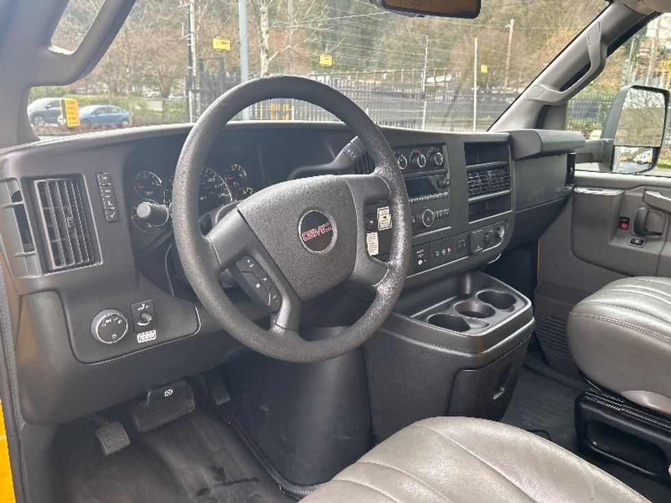 Light Duty Box Truck-Light and Medium Duty Trucks-GMC-2021-Savana G33903-Portland-OR-93,599\n\t\tmiles-$ 28,250 - Image 16