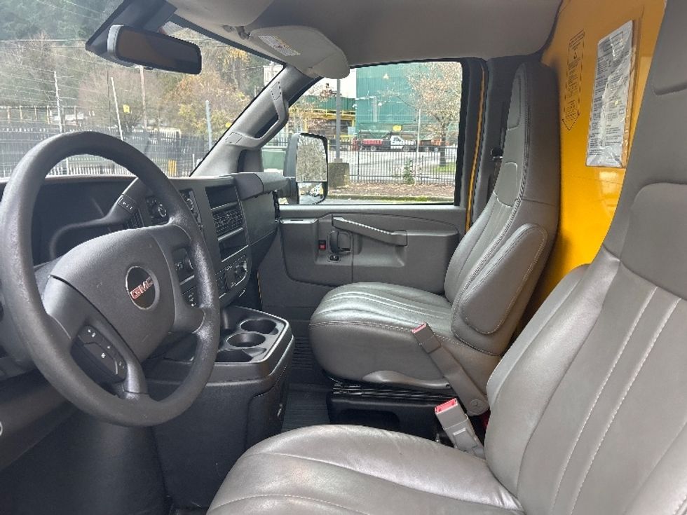 Light Duty Box Truck-Light and Medium Duty Trucks-GMC-2021-Savana G33903-Portland-OR-93,599\n\t\tmiles-$ 28,250 - Image 18