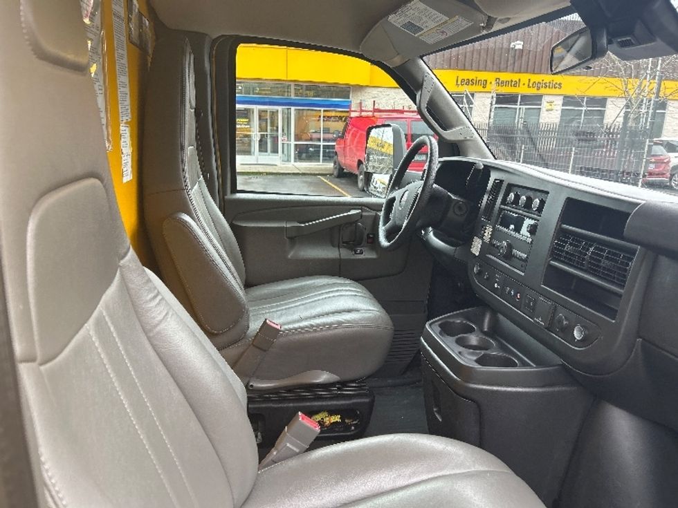 Light Duty Box Truck-Light and Medium Duty Trucks-GMC-2021-Savana G33903-Portland-OR-93,599\n\t\tmiles-$ 28,250 - Image 21