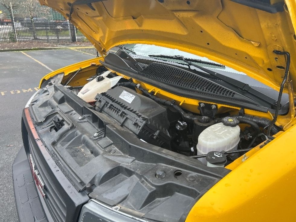 Light Duty Box Truck-Light and Medium Duty Trucks-GMC-2021-Savana G33903-Portland-OR-93,599\n\t\tmiles-$ 28,250 - Image 23