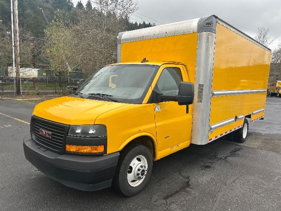 Light Duty Box Truck-Light and Medium Duty Trucks-GMC-2021-Savana G33903-Portland-OR-93,599\n\t\tmiles-$ 28,250 - Image 3