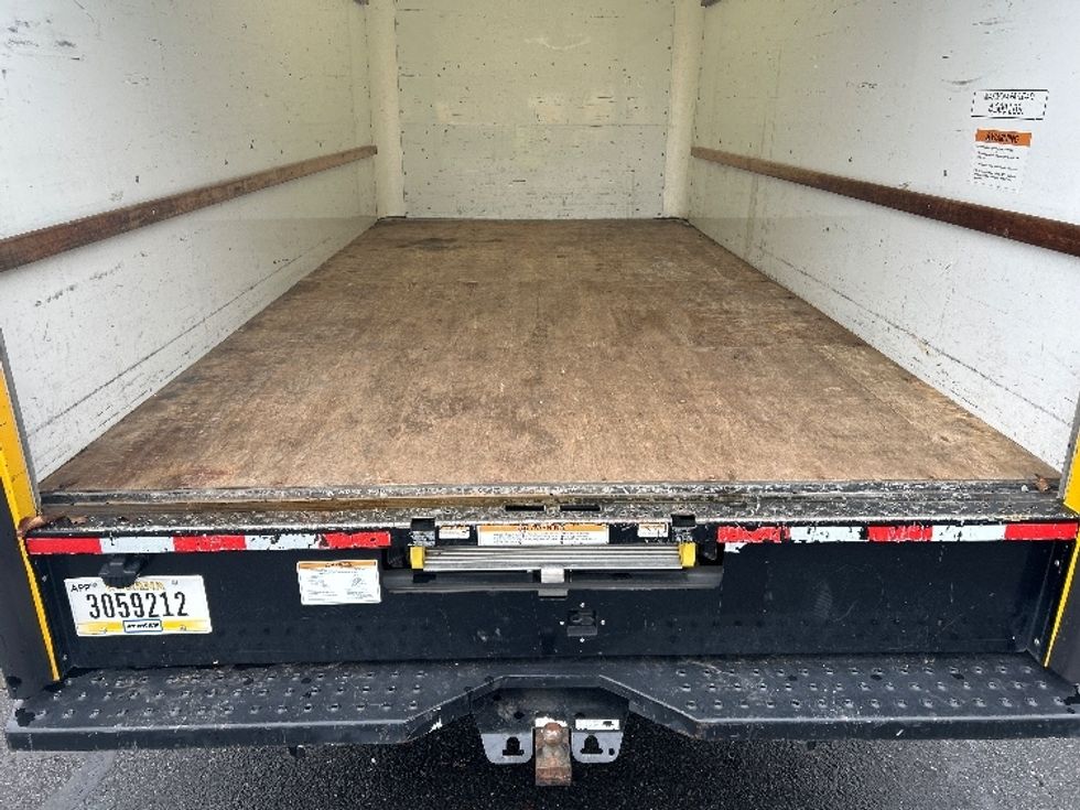 Light Duty Box Truck-Light and Medium Duty Trucks-GMC-2021-Savana G33903-Portland-OR-93,599\n\t\tmiles-$ 28,250 - Image 9