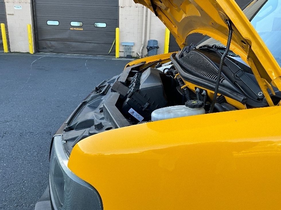 Light Duty Box Truck-Light and Medium Duty Trucks-GMC-2021-Savana G33903-Portland-OR-99,826\n\t\tmiles-$ 27,750 - Image 24