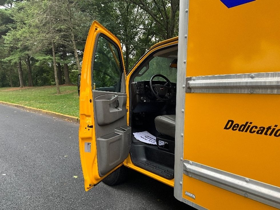 Light Duty Box Truck-Light and Medium Duty Trucks-GMC-2021-Savana G33903-Pottstown-PA-106,217\n\t\tmiles-$ 22,500 - Image 16