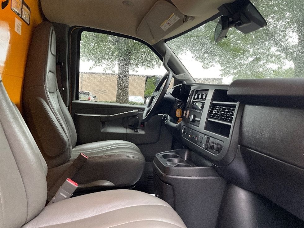 Light Duty Box Truck-Light and Medium Duty Trucks-GMC-2021-Savana G33903-Pottstown-PA-106,217\n\t\tmiles-$ 22,500 - Image 22