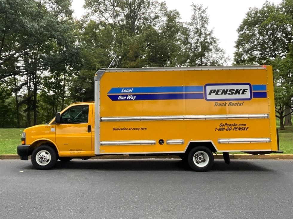 Light Duty Box Truck-Light and Medium Duty Trucks-GMC-2021-Savana G33903-Pottstown-PA-106,217\n\t\tmiles-$ 22,500 - Image 4