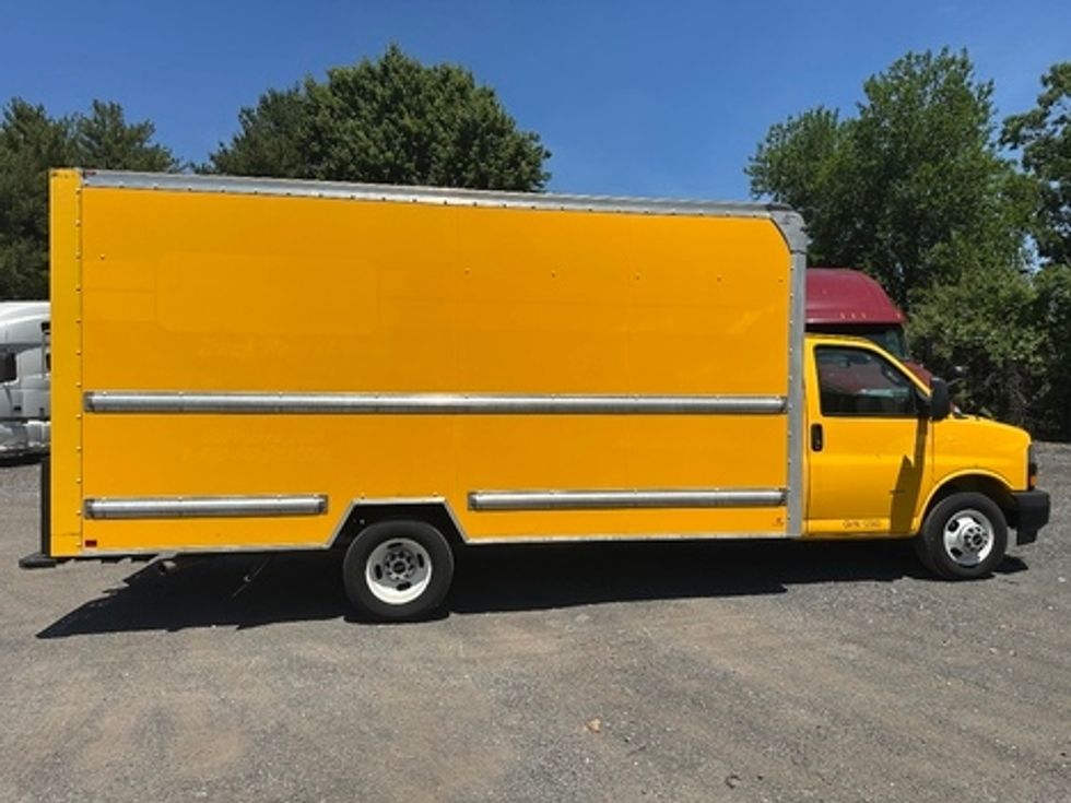 Light Duty Box Truck-Light and Medium Duty Trucks-GMC-2021-Savana G33903-Pottstown-PA-106,632\n\t\tmiles-$ 24,500 - Image 15