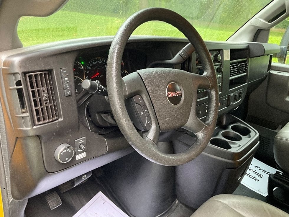 Light Duty Box Truck-Light and Medium Duty Trucks-GMC-2021-Savana G33903-Pottstown-PA-106,632\n\t\tmiles-$ 24,500 - Image 16