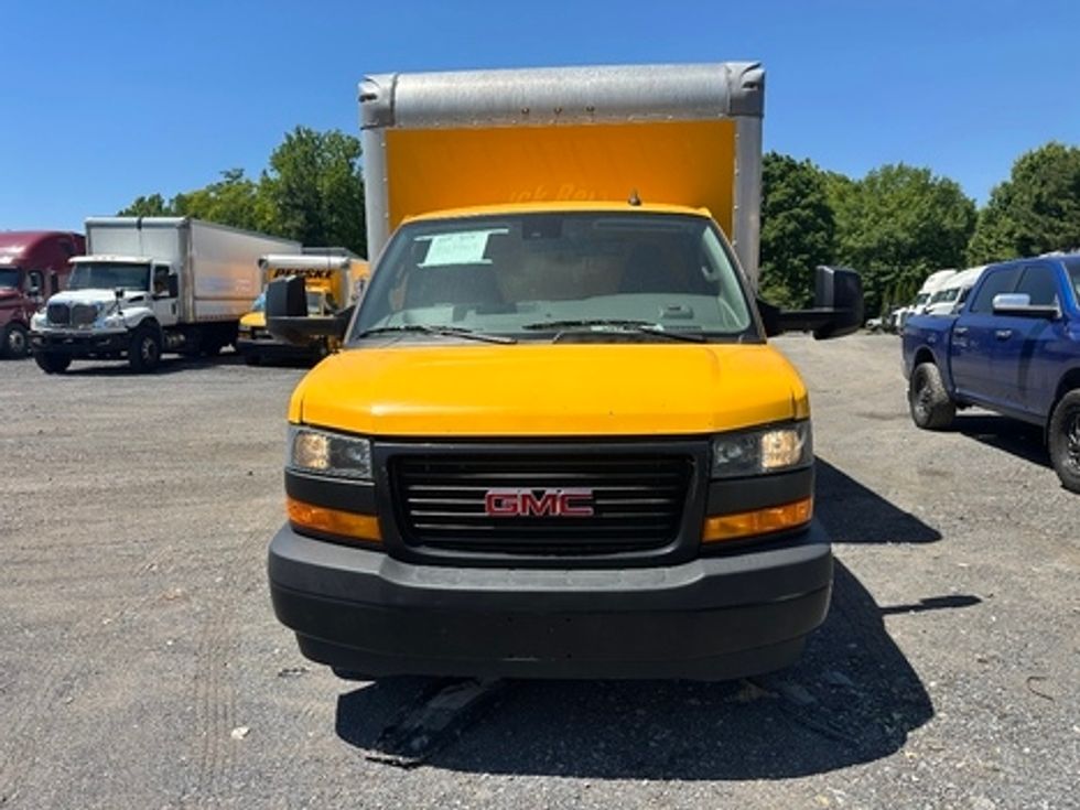 Light Duty Box Truck-Light and Medium Duty Trucks-GMC-2021-Savana G33903-Pottstown-PA-106,632\n\t\tmiles-$ 24,500 - Image 2