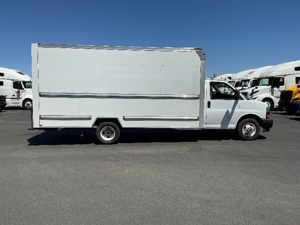 Light Duty Box Truck-Light and Medium Duty Trucks-GMC-2021-Savana G33903-Prescott Valley-AZ-74,080\n\t\tmiles-$ 13,500 - Image 14