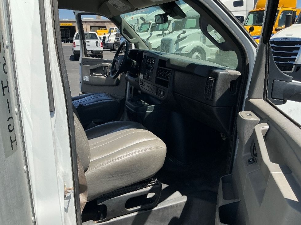 Light Duty Box Truck-Light and Medium Duty Trucks-GMC-2021-Savana G33903-Prescott Valley-AZ-74,080\n\t\tmiles-$ 13,500 - Image 19