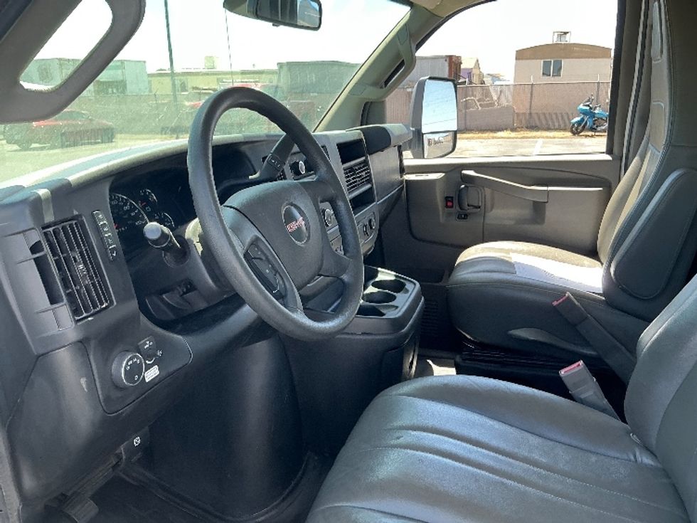Light Duty Box Truck-Light and Medium Duty Trucks-GMC-2021-Savana G33903-Prescott Valley-AZ-74,080\n\t\tmiles-$ 13,500 - Image 16