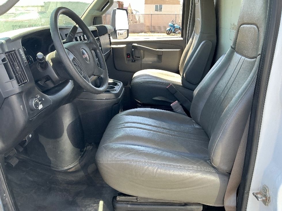 Light Duty Box Truck-Light and Medium Duty Trucks-GMC-2021-Savana G33903-Prescott Valley-AZ-74,080\n\t\tmiles-$ 13,500 - Image 18