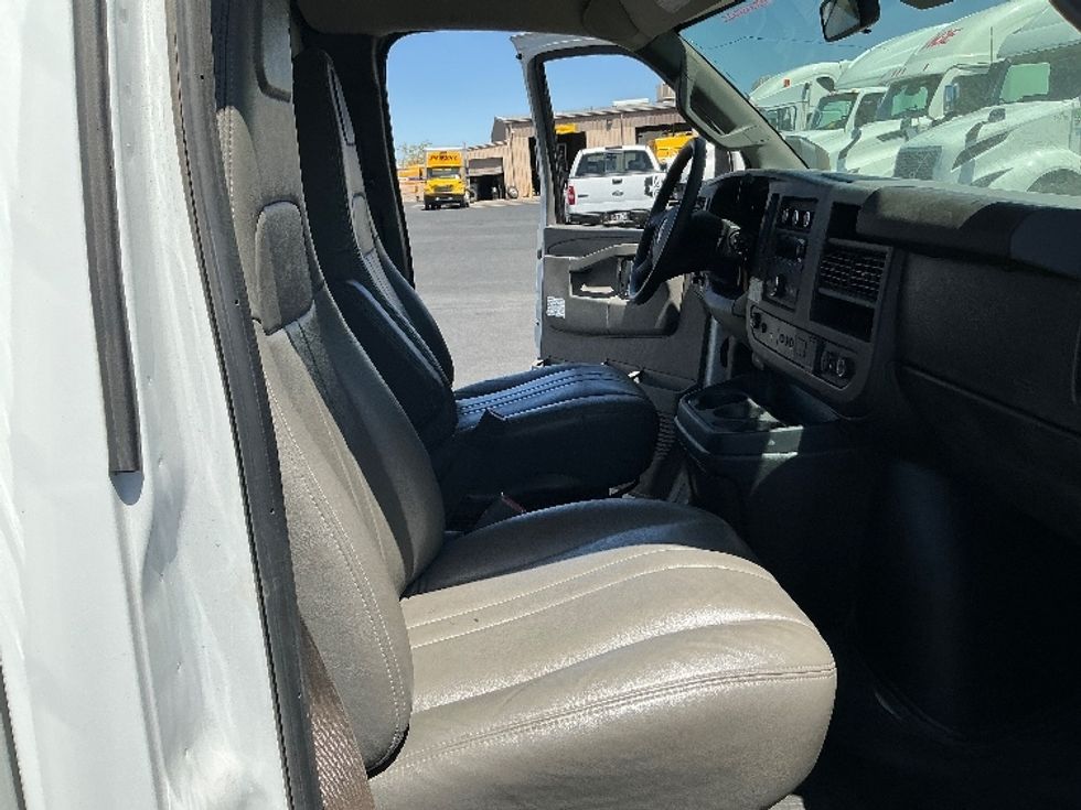 Light Duty Box Truck-Light and Medium Duty Trucks-GMC-2021-Savana G33903-Prescott Valley-AZ-74,080\n\t\tmiles-$ 13,500 - Image 21