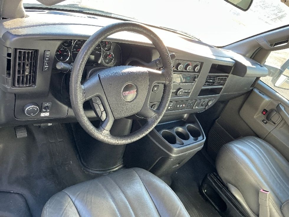 Light Duty Box Truck-Light and Medium Duty Trucks-GMC-2021-Savana G33903-Prince George-VA-100,442\n\t\tmiles-$ 31,250 - Image 17