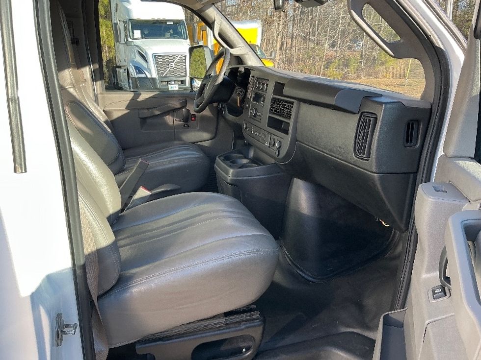 Light Duty Box Truck-Light and Medium Duty Trucks-GMC-2021-Savana G33903-Prince George-VA-100,442\n\t\tmiles-$ 31,250 - Image 22