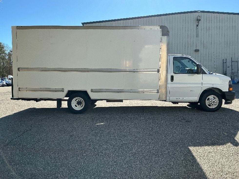 Light Duty Box Truck-Light and Medium Duty Trucks-GMC-2021-Savana G33903-Prince George-VA-106,119\n\t\tmiles-$ 29,250 - Image 15