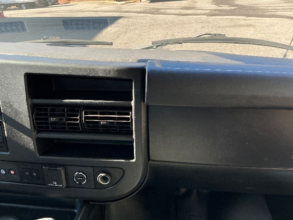 Light Duty Box Truck-Light and Medium Duty Trucks-GMC-2021-Savana G33903-Prince George-VA-106,119\n\t\tmiles-$ 29,250 - Image 21